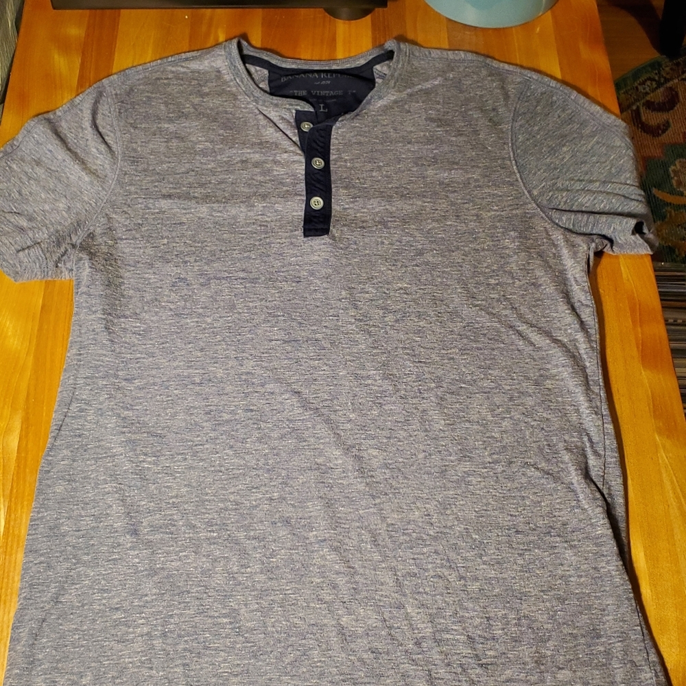 Men's Banana Republic Soft Wash Henley- sz. L